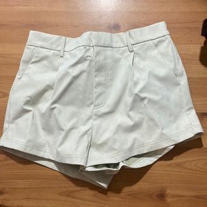 Free People Roma Vegan Suede Shorts Ivory Size Large NWT